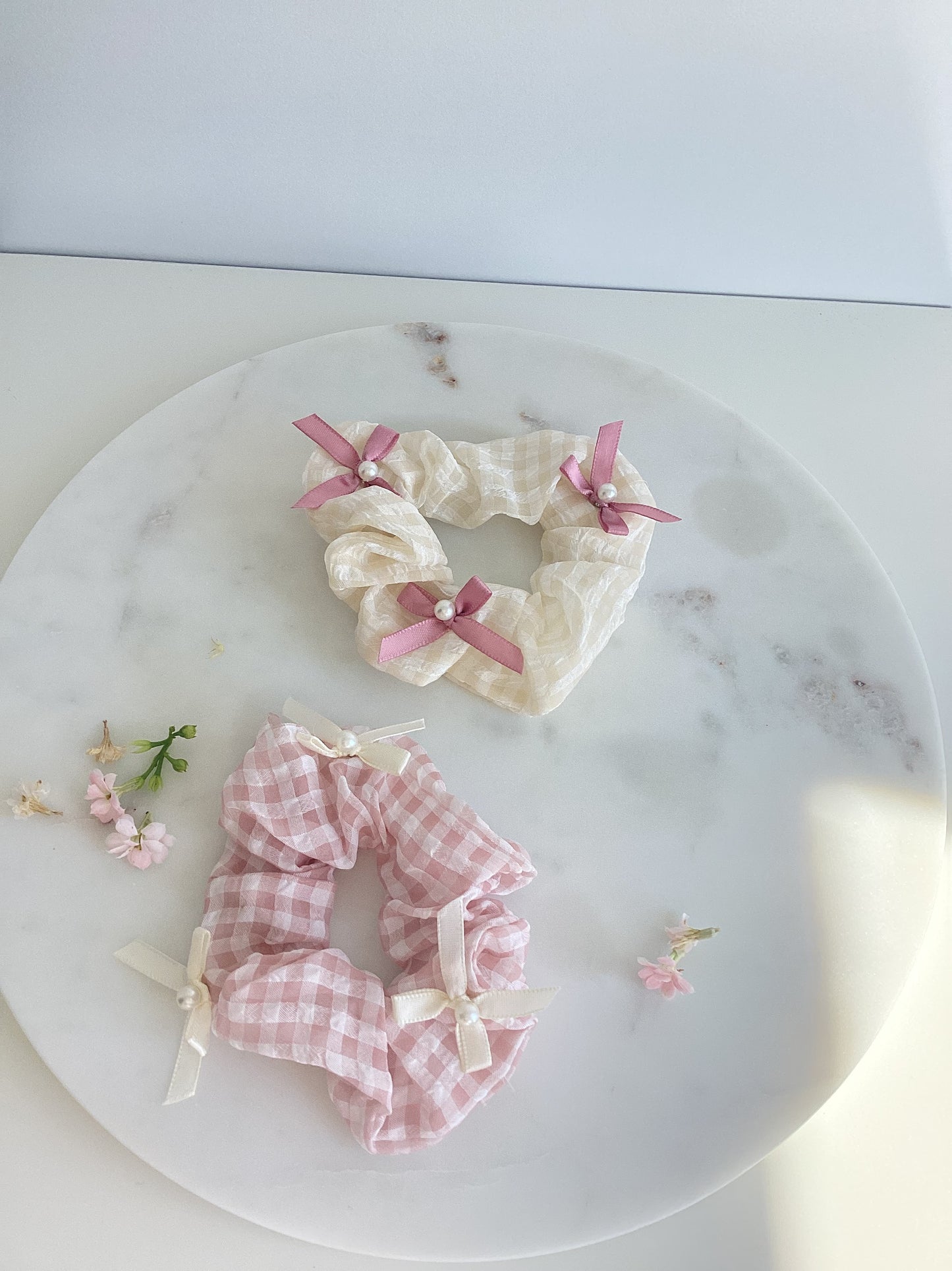 Scrunchies 2er Set - Schleifen & Perlen