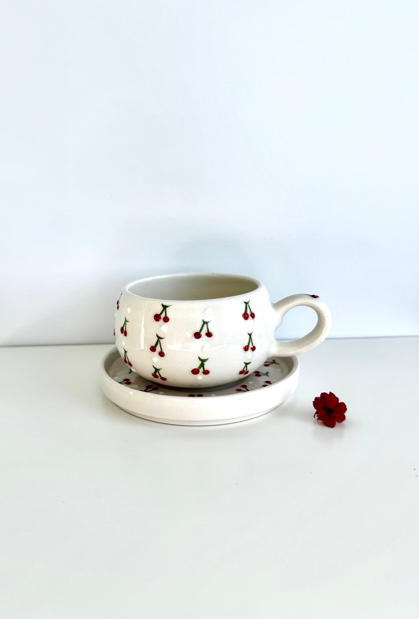 Keramiktasse mit Kirschmuster -B-Ware