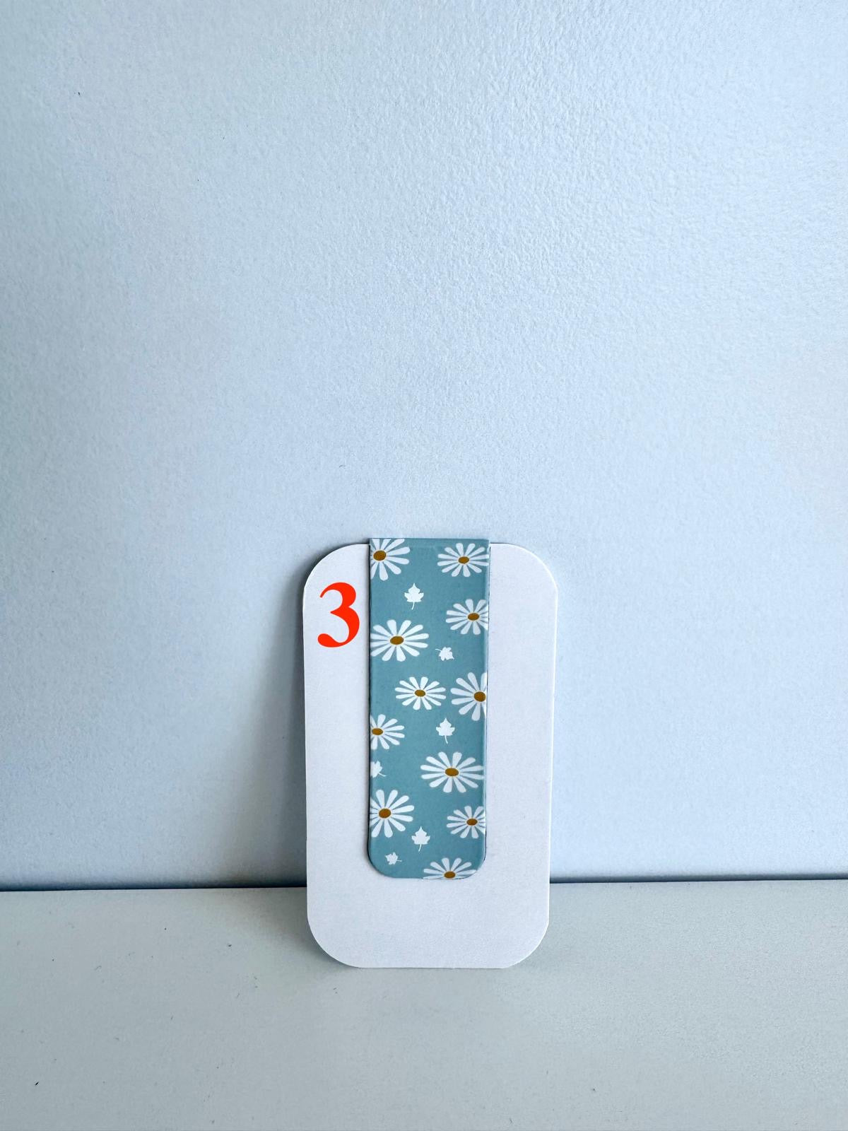 Magnetisches Lesezeichen – beidseitig bedruckt mit Blumenmotiv