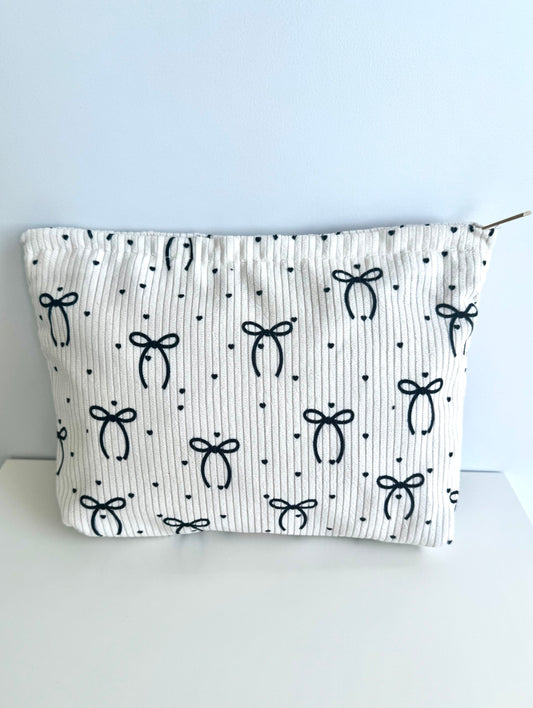 Kosmetiktasche - schwarze Schleifen